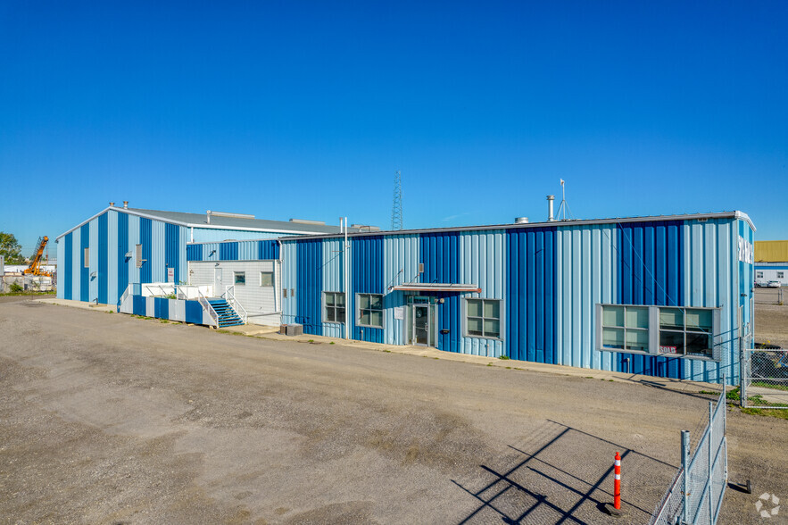 5218 86th Ave SE, Calgary, AB à louer - Photo principale – Image 1 sur 5