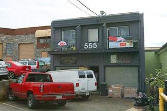 Plus de détails pour 555 Hillside Ave, Victoria, BC - Local d’activités à vendre