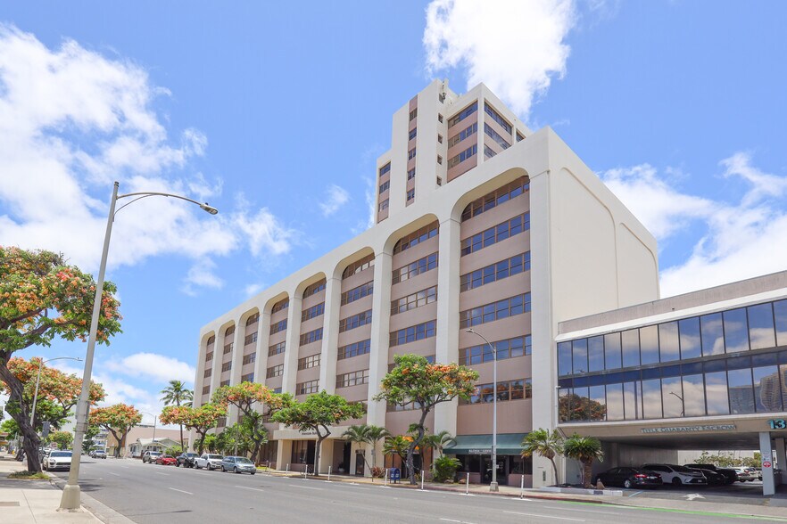 1314 S king St, Honolulu, HI à louer - Photo de l’immeuble – Image 3 sur 20