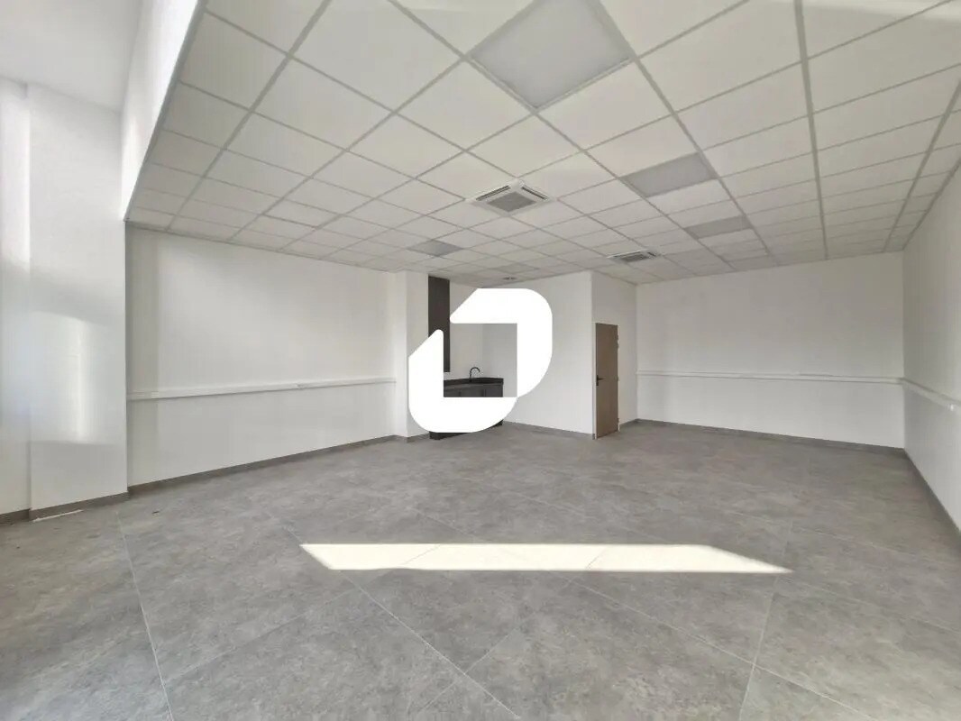 Bureau dans Serris à louer Photo de l’immeuble– Image 1 sur 5