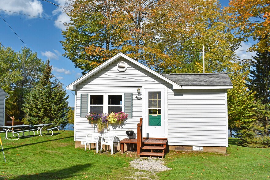 W18070 County Rd, Germfask, MI à vendre - Photo principale – Image 1 sur 8