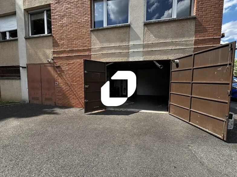 Bureau dans Évry-Courcouronnes à louer - Photo de l’immeuble – Image 1 sur 14