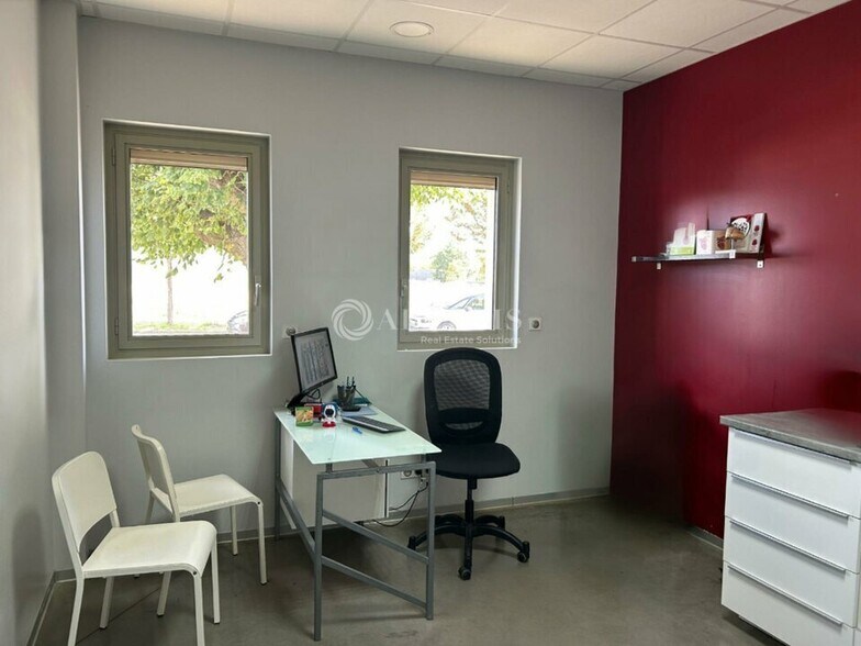 Bureau dans Truyes à vendre - Photo intérieure – Image 3 sur 5