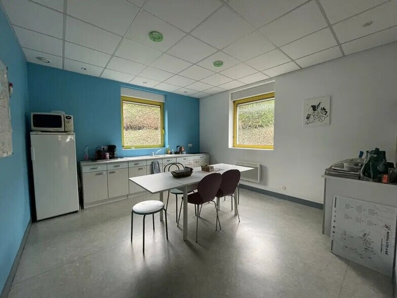 Local d’activités dans Bretteville-sur-Odon à louer - Photo de l’immeuble – Image 3 sur 8