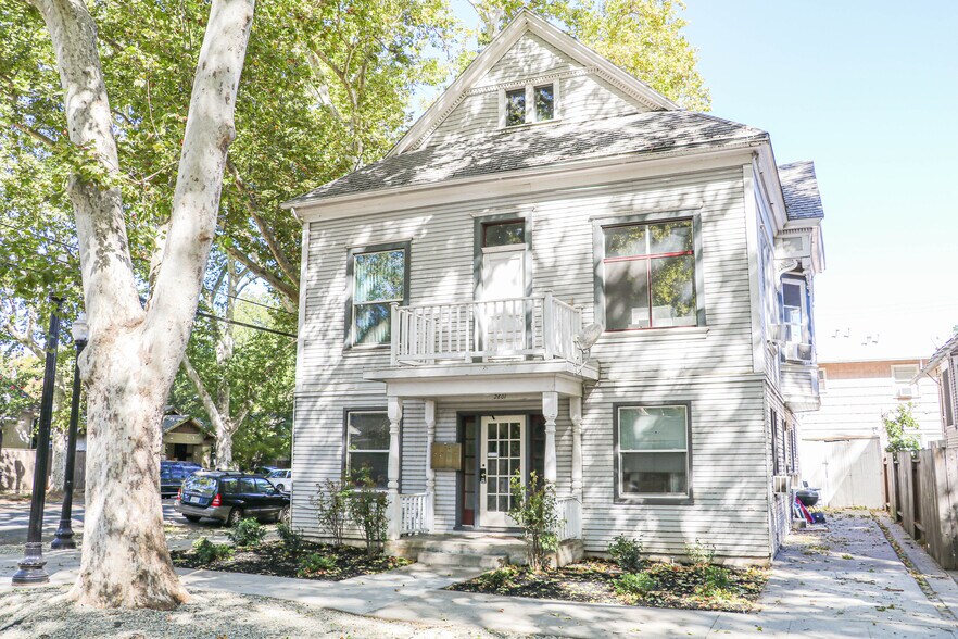 2801 D St, Sacramento, CA à vendre - Photo principale – Image 1 sur 26