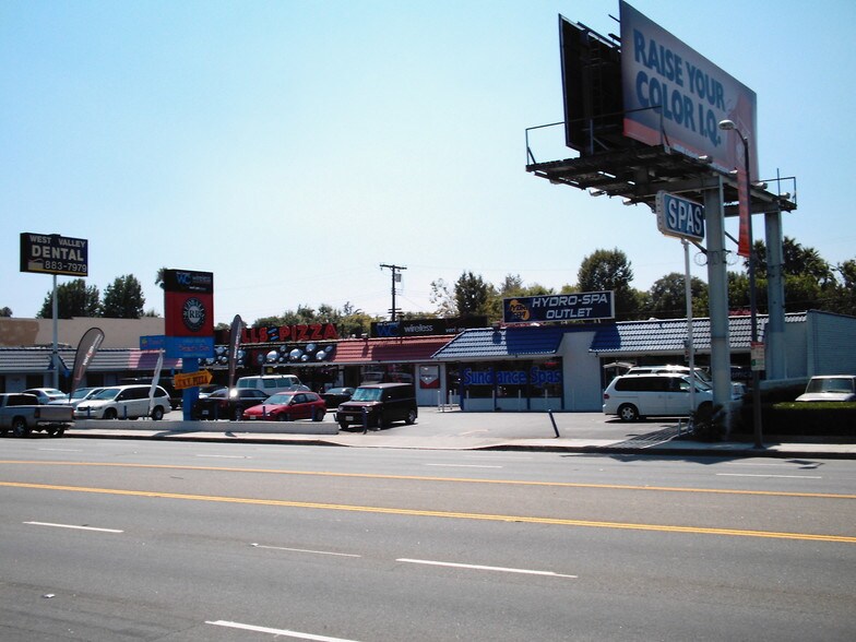 6543-6559 Topanga Canyon Blvd, Woodland Hills, CA à louer - Photo de l’immeuble – Image 2 sur 4