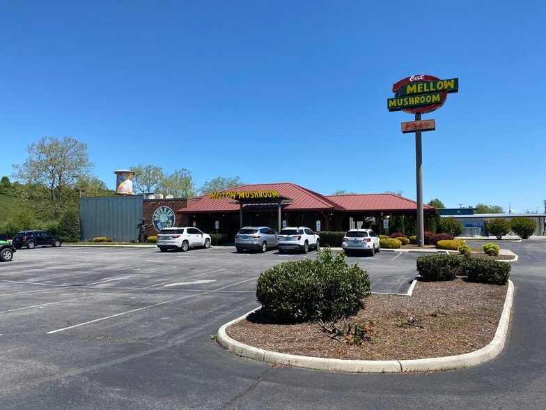 5100 Lee Hwy, Bristol, VA à louer - Photo principale – Image 1 sur 35