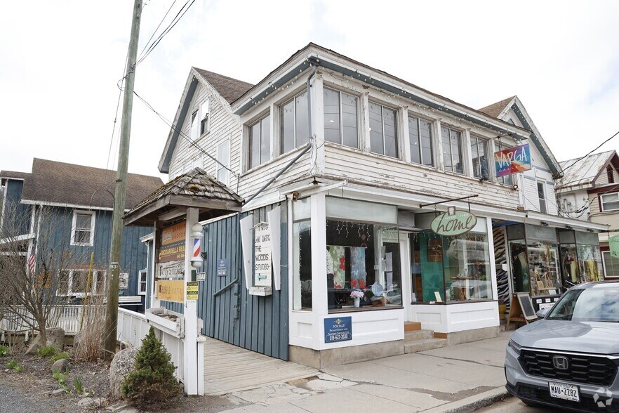 60 Main St, Phoenicia, NY à vendre - Photo de l’immeuble – Image 2 sur 2