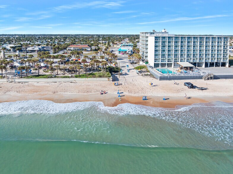 790 S Atlantic Ave, Ormond Beach, FL à vendre - Photo de l’immeuble – Image 2 sur 58