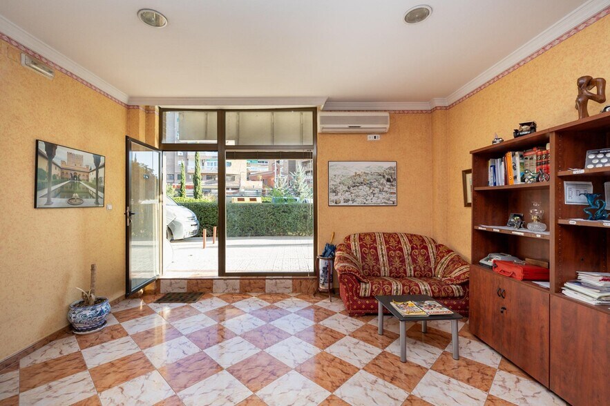 Local commercial dans Granada, Granada à vendre - Photo de l’immeuble – Image 3 sur 22