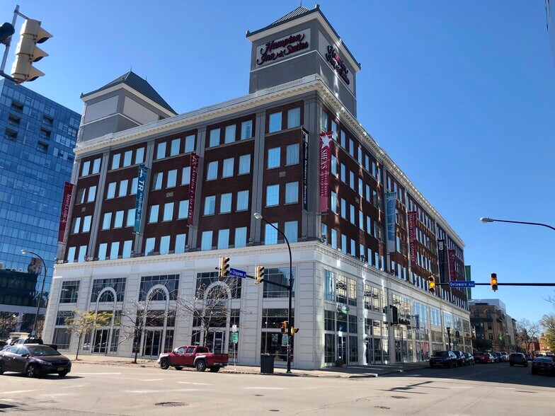 220 Delaware Ave, Buffalo, NY à louer - Photo de l’immeuble – Image 3 sur 4