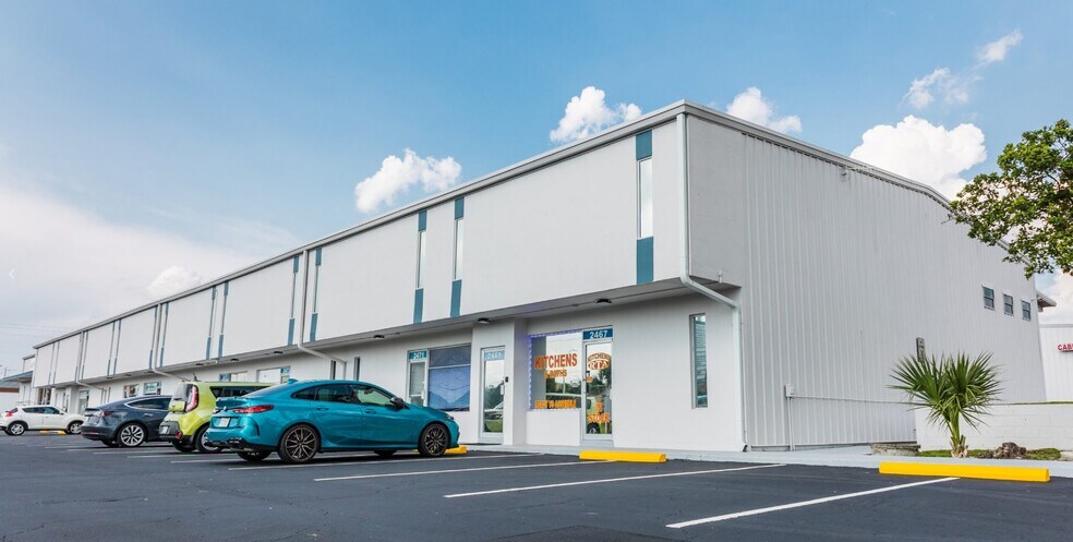 2467-2487 John Young Pky, Orlando, FL à louer - Photo de l’immeuble – Image 1 sur 2