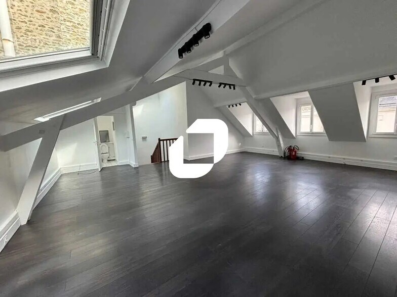 Bureau dans Suresnes à louer - Photo de l’immeuble – Image 2 sur 10