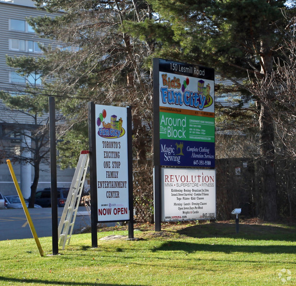 150 Lesmill Rd, Toronto, ON à louer - Photo de l’immeuble – Image 2 sur 2