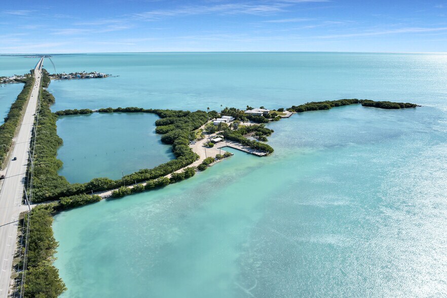 62250 Overseas Hwy, Marathon, FL à vendre - Photo principale – Image 1 sur 59