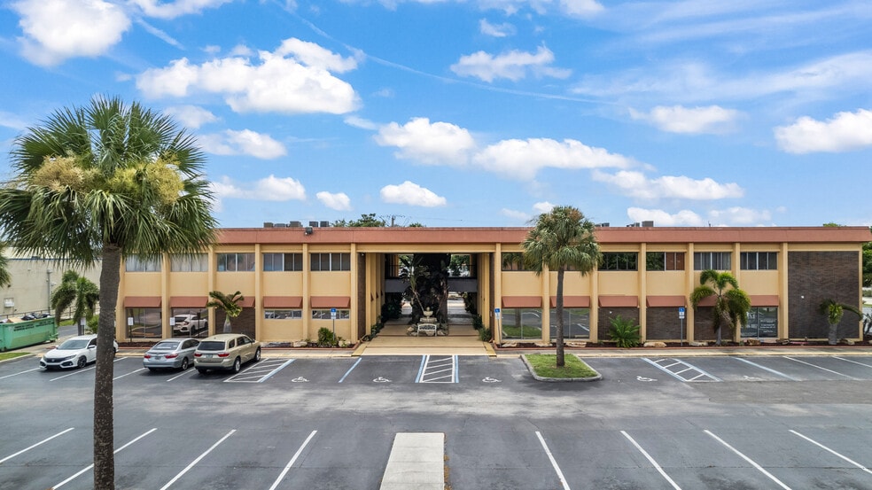 1395 N Courtenay Pky, Merritt Island, FL à vendre - Photo de l’immeuble – Image 2 sur 16