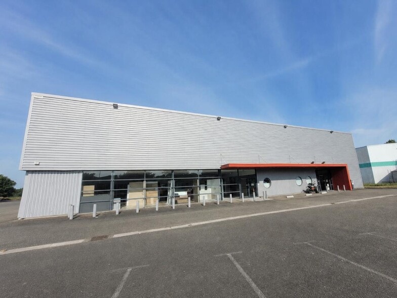 Local d'activités dans Montauban à vendre - Photo de l’immeuble – Image 1 sur 2