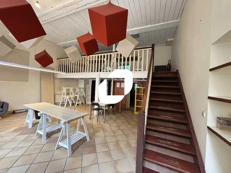 Bureau dans Bordeaux à louer - Photo de l’immeuble – Image 3 sur 5