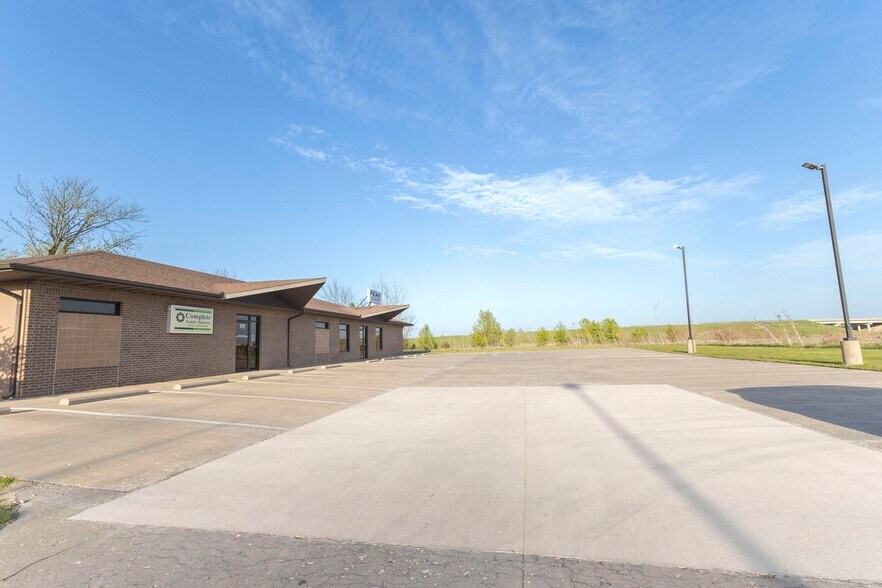2100 Silva Ln, Moberly, MO à vendre - Photo de l’immeuble – Image 3 sur 24