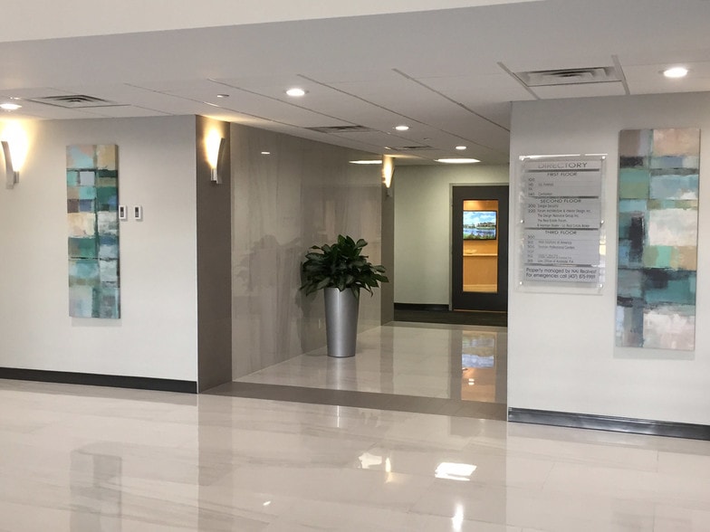 237 S Westmonte Dr, Altamonte Springs, FL à louer - Hall d’entrée – Image 2 sur 14