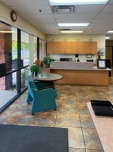 3838 E Grove St, Phoenix, AZ à louer Photo intérieure– Image 2 sur 5