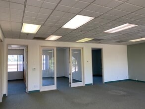 60 Rancho Rd, Thousand Oaks, CA à louer Photo intérieure– Image 2 sur 4