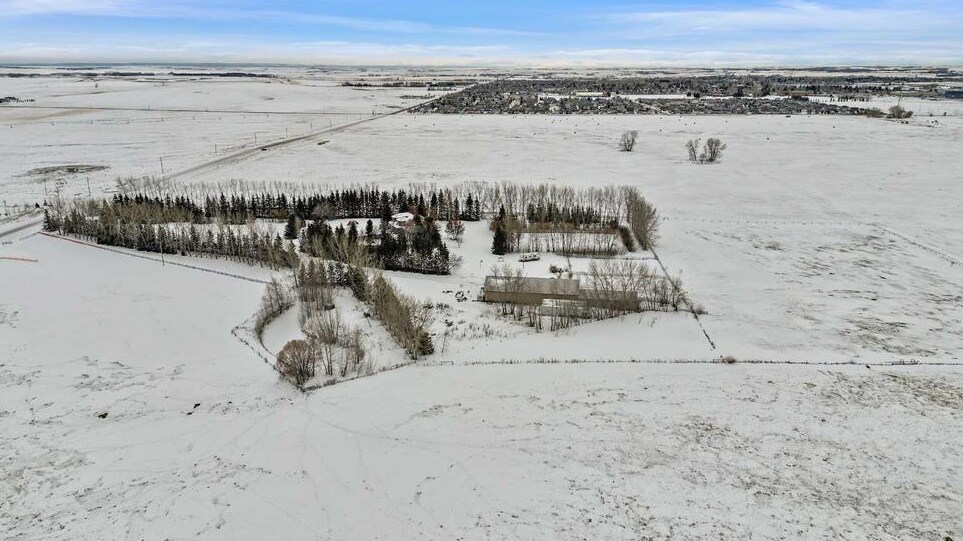 244046 Rge Road 251, Strathmore, AB à vendre - Aérien – Image 3 sur 6