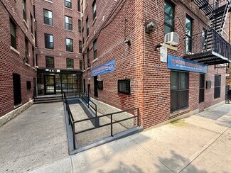 Plus de détails pour 887 Crotona Pky N, Bronx, NY - Local d'activités à louer