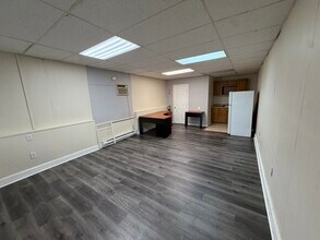 6106 Torresdale Ave, Philadelphia, PA à louer Photo intérieure– Image 2 sur 9