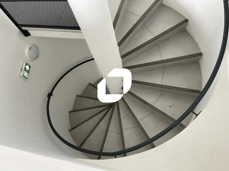 Bureau dans GRANDCHAMP-DES-FONTAINES à louer - Photo de l’immeuble – Image 3 sur 7