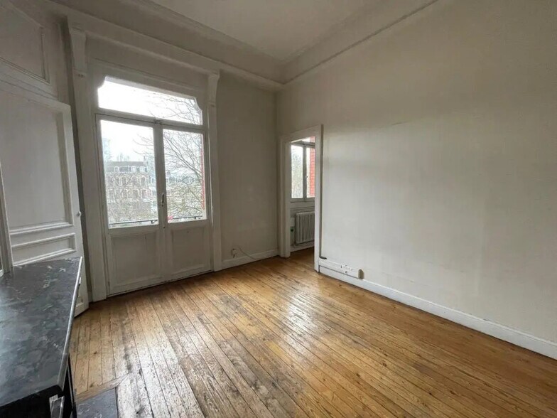 Bureau dans Lille à louer - Photo de l’immeuble – Image 2 sur 7