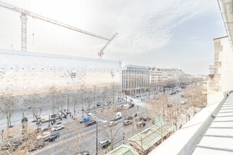 120 Avenue Des Champs Elysées, Paris à louer Photo intérieure– Image 1 sur 7