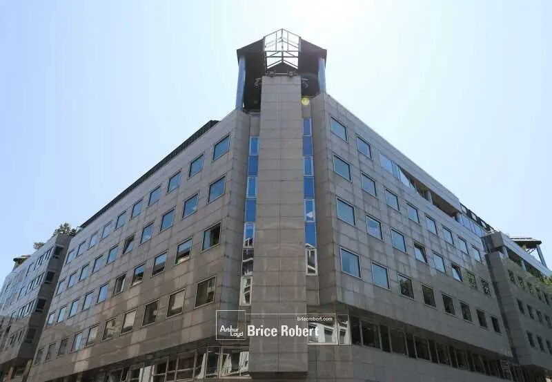 Local d’activités dans Lyon à louer Photo de l’immeuble– Image 1 sur 12