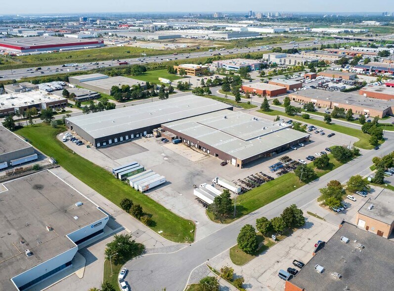 910 Mid-Way Blvd, Mississauga, ON à vendre - Photo de l’immeuble – Image 1 sur 4