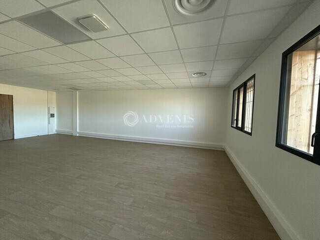 Plus de détails pour Bureau à vendre