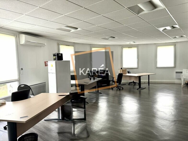 Bureau dans Magny-le-Hongre à louer - Photo intérieure – Image 2 sur 5