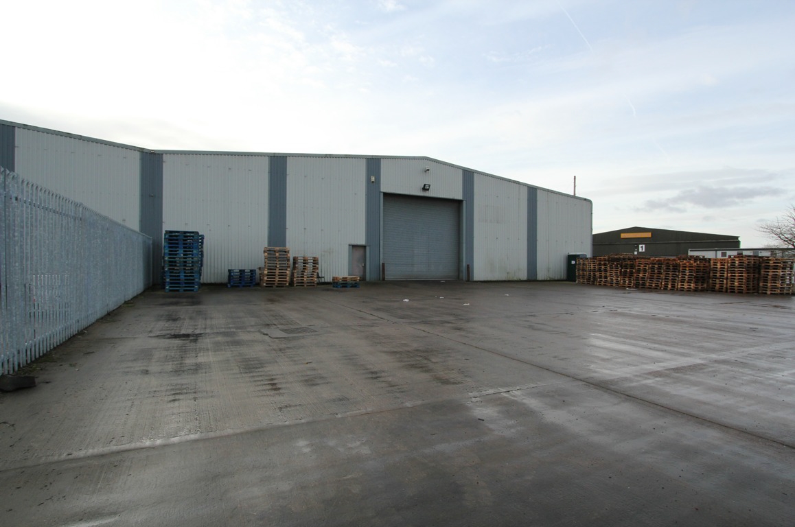 Gamston Airfield, Gamston à louer Photo de l’immeuble– Image 1 sur 4