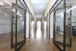Plus de détails pour Local commercial à louer