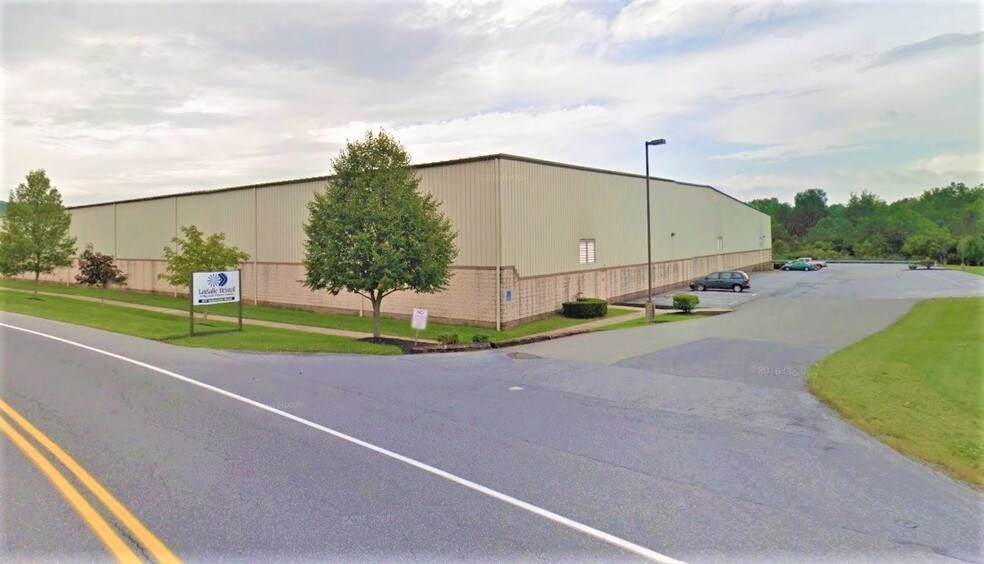 47 Industrial Rd, Elizabethtown, PA à louer - Photo de l’immeuble – Image 2 sur 5