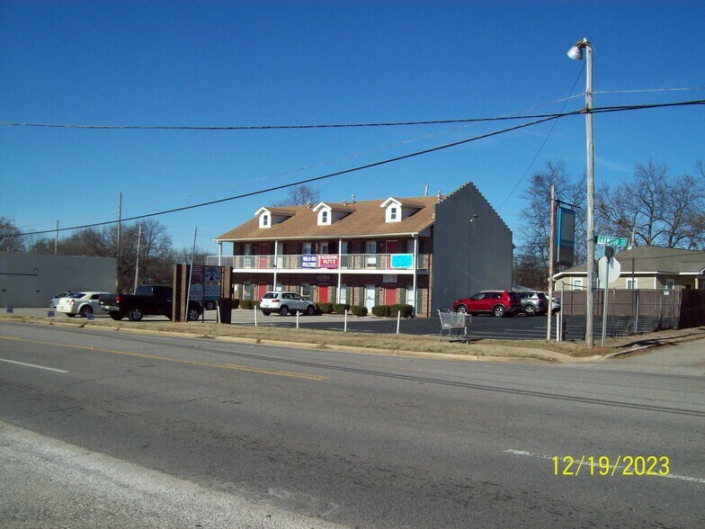 203 Oakwood Ave NE, Huntsville, AL à louer - Photo de l’immeuble – Image 3 sur 7