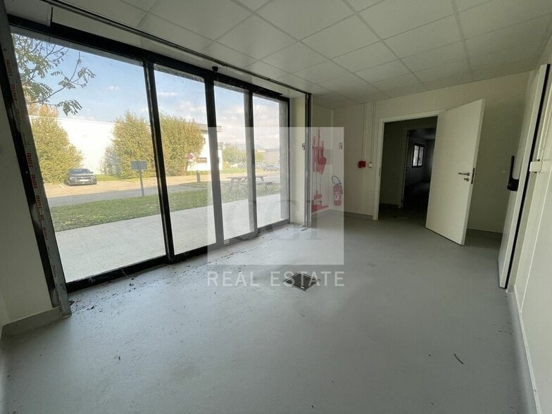 Local d'activités dans Moirans à vendre - Photo intérieure – Image 3 sur 12