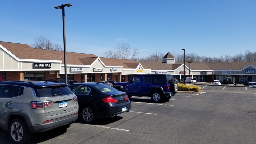 425-477 S Broad St, Meriden, CT à louer - Photo de l’immeuble – Image 1 sur 11