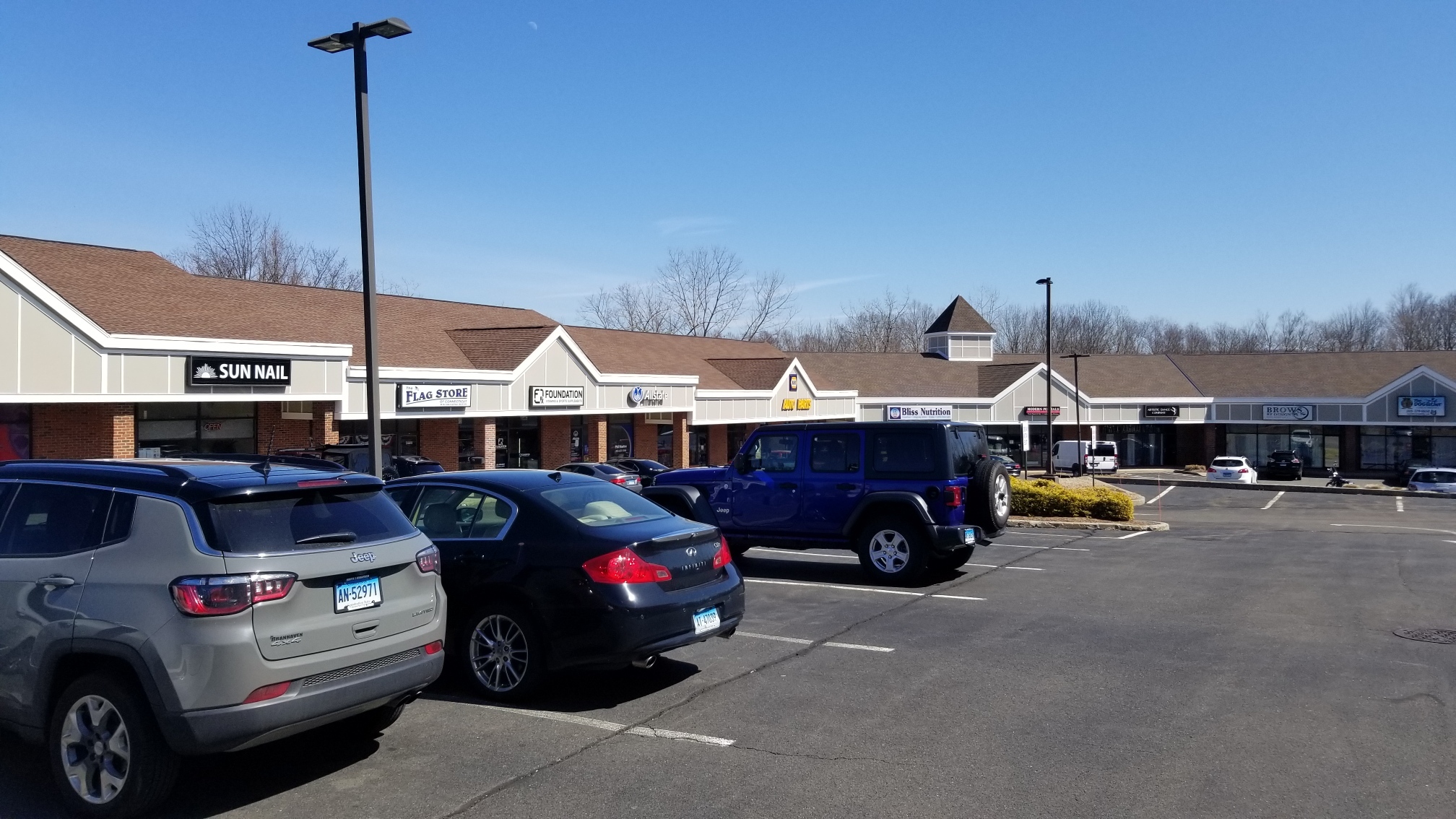 425-477 S Broad St, Meriden, CT à louer Photo de l’immeuble– Image 1 sur 12