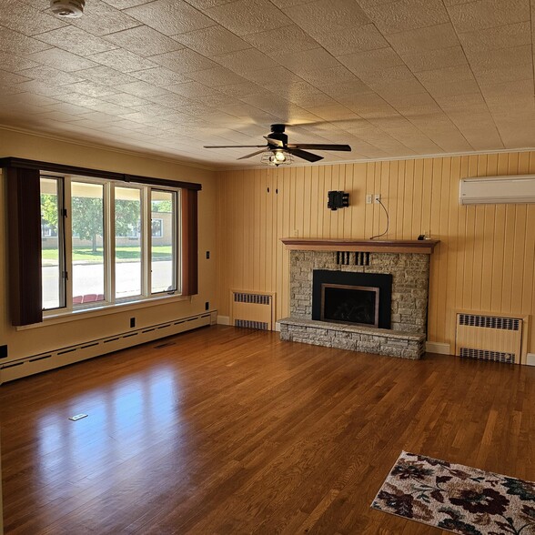 504 S Pelham St, Rhinelander, WI à vendre - Photo intérieure – Image 3 sur 11
