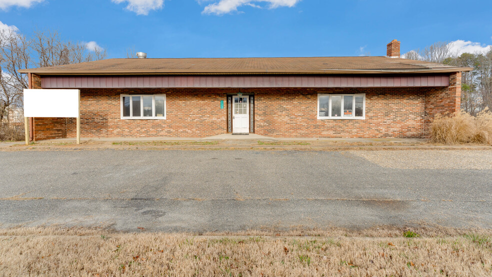 11735 Hg Trueman Rd, Lusby, MD à louer - Photo de l’immeuble – Image 1 sur 27