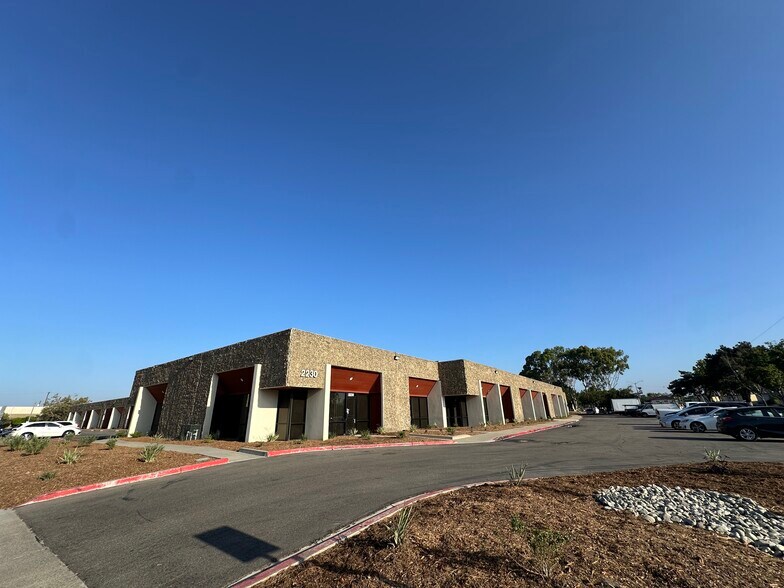 2223-2320 S Fairview St, Santa Ana, CA à louer - Photo de l’immeuble – Image 2 sur 4