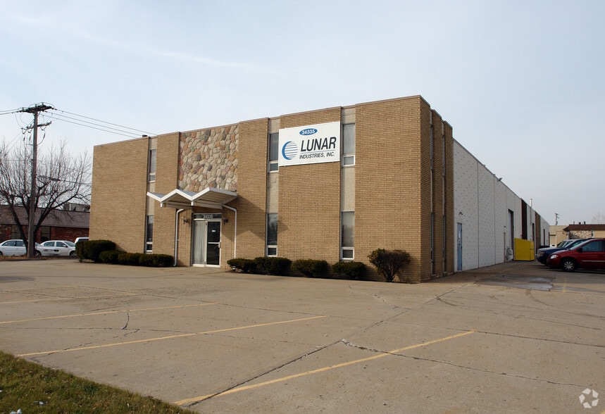 34335-34341 Groesbeck Hwy, Clinton Township, MI à vendre - Photo principale – Image 1 sur 2