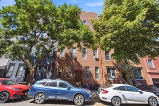 Plus de détails pour 317 Eckford St, Brooklyn, NY - Logement à vendre