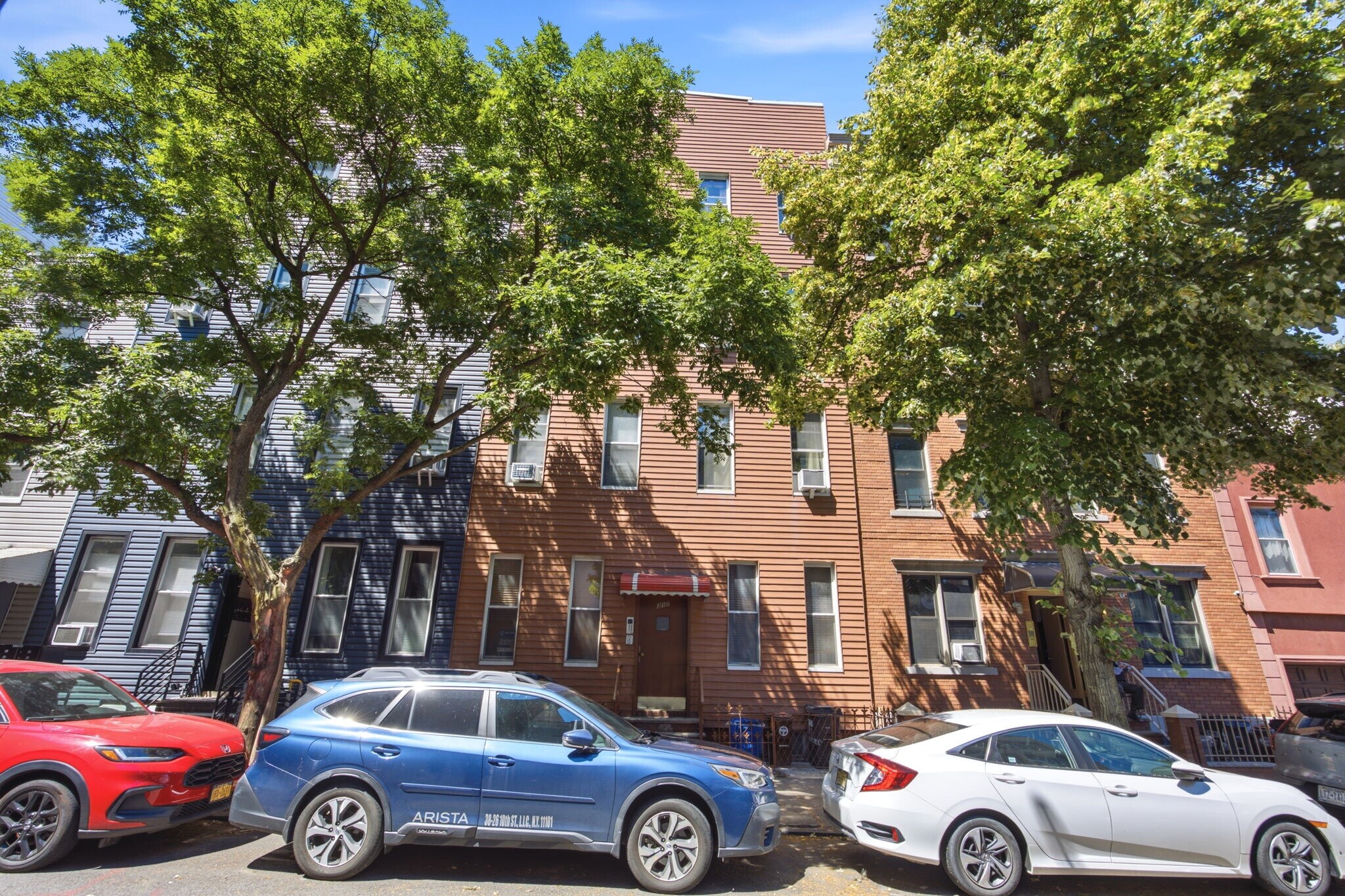317 Eckford St, Brooklyn, NY à vendre Photo de l’immeuble– Image 1 sur 31