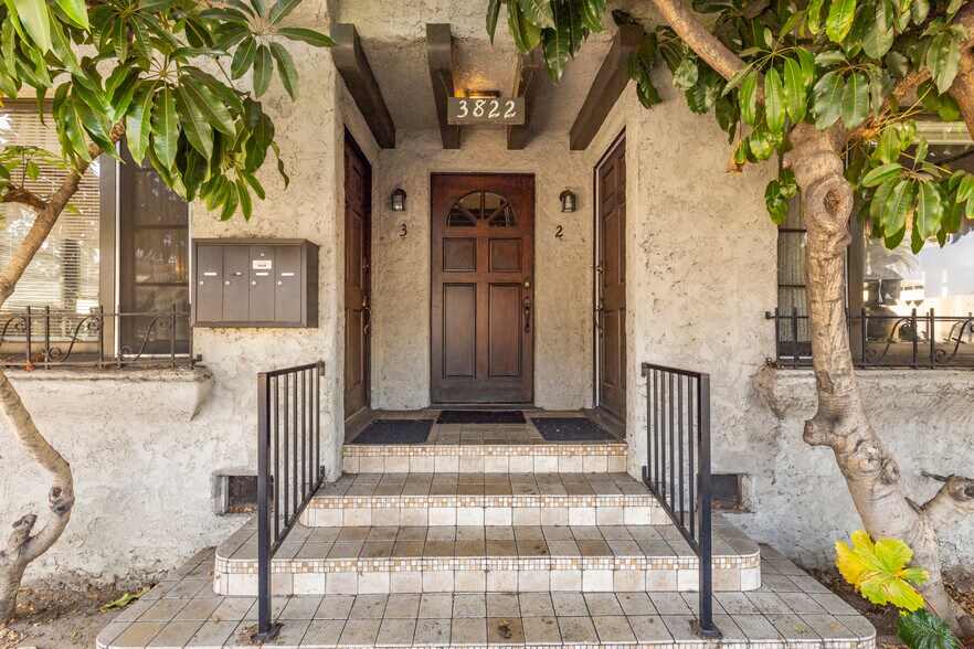 3822 E 7th St, Long Beach, CA à vendre - Photo de l’immeuble – Image 3 sur 29